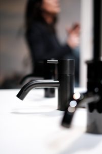 Arne Jacobsen bathroom fittings, exhibitor Vola, imm cologne trade fair 2018, blog post lifetime-pieces.com