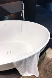 bathtub, exhibitor stand vallone bathroom, imm cologne trade fair 2018, blog post lifetime-pieces.com