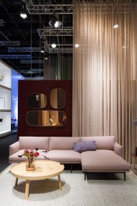 Outline Sofa, pink, wooden side table, framed mirror, exhibitor Muuto, imm cologne fair 2018, blog post lifetime-pieces.com