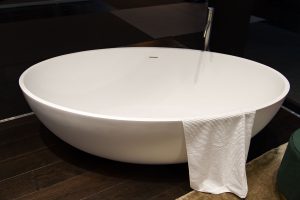 bathtub, exhibitor stand vallone bathroom, imm cologne trade fair 2018, blog post lifetime-pieces.com